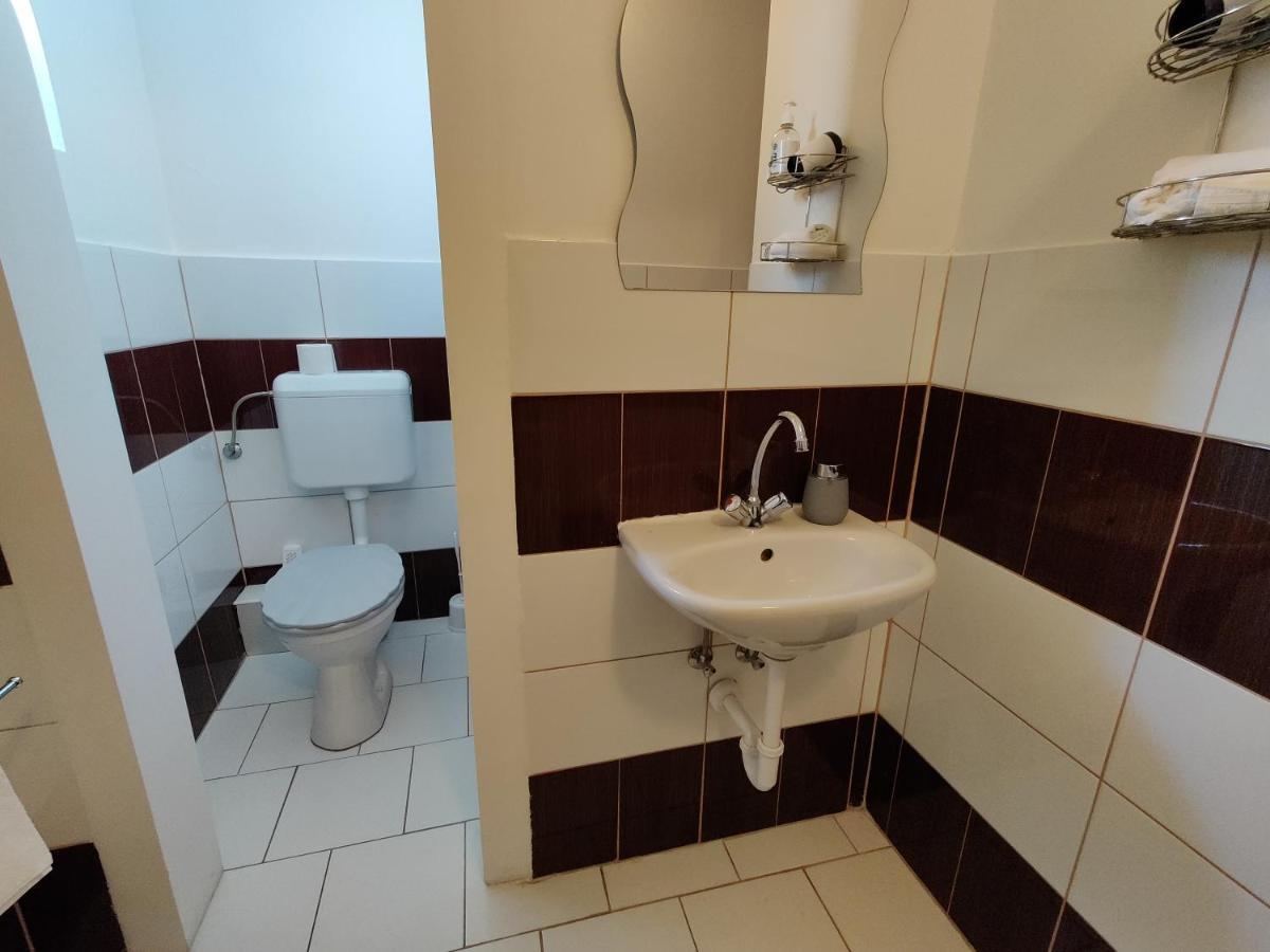 Katalin Apartmanhaz Мисколк Екстериор снимка